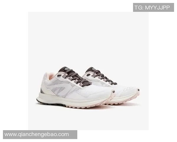 穿迪卡侬足球鞋的球星们如何用实战证明性价比优势