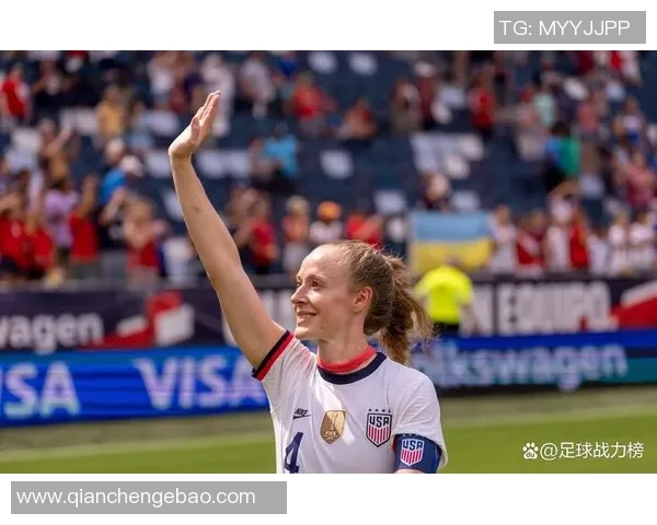 美国女足球星在世界杯赛场上的耀眼表现与历史地位分析